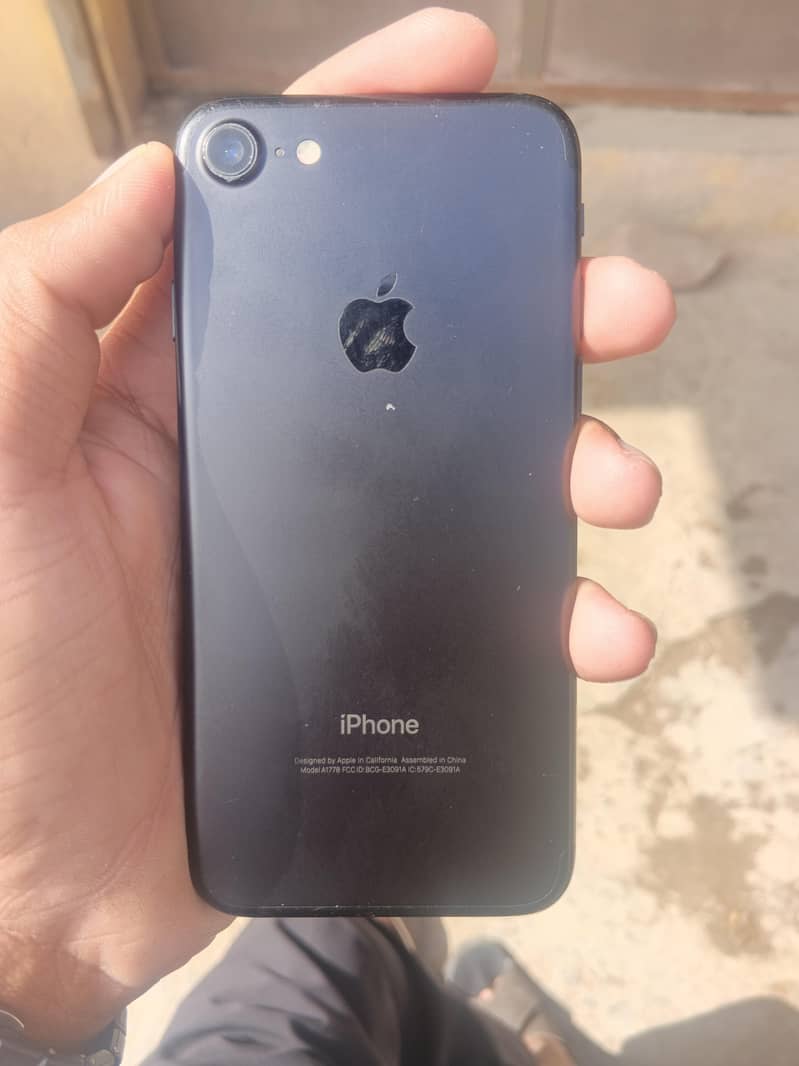 Apple iPhone 7 10