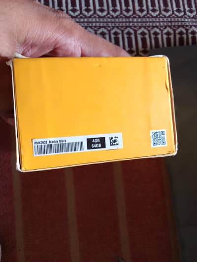 Realme Note ka box 60 yellow color ma available hai
