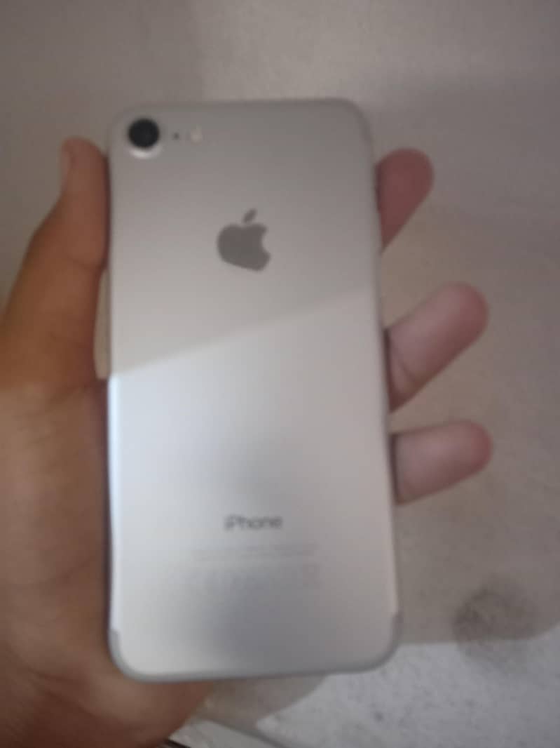 Apple iPhone 7 4