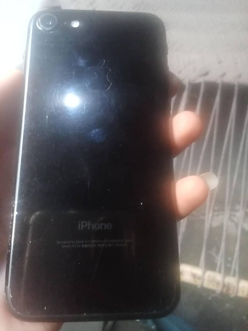 Apple iPhone 7 0