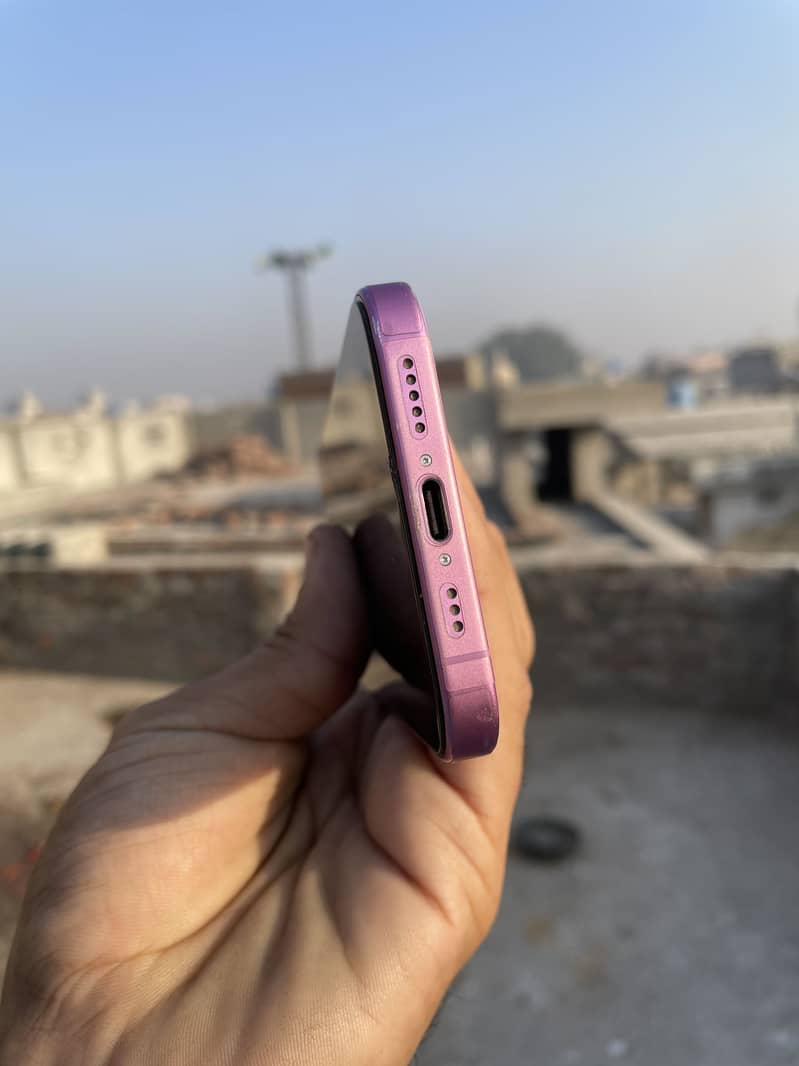 Apple iPhone 16 1