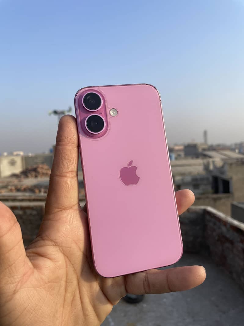 Apple iPhone 16 4