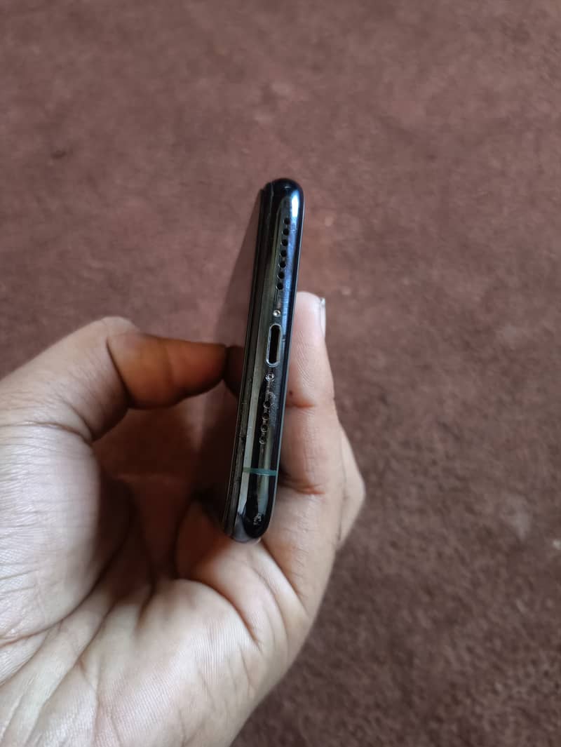 Apple iPhone 11 Pro Max 1