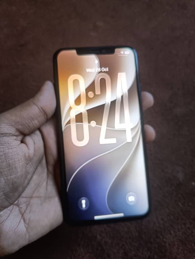 Apple iPhone 11 Pro Max 4