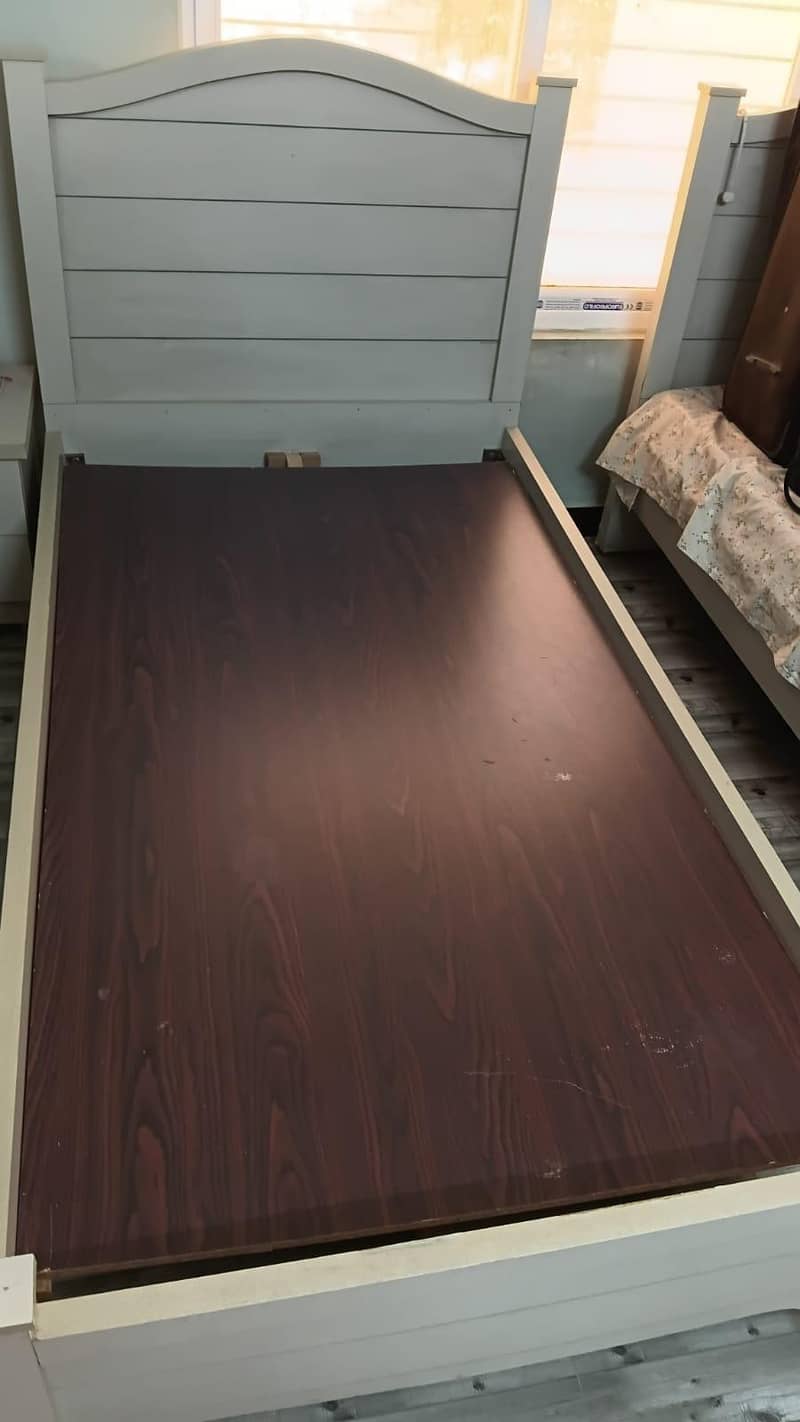 2 Single beds 2
