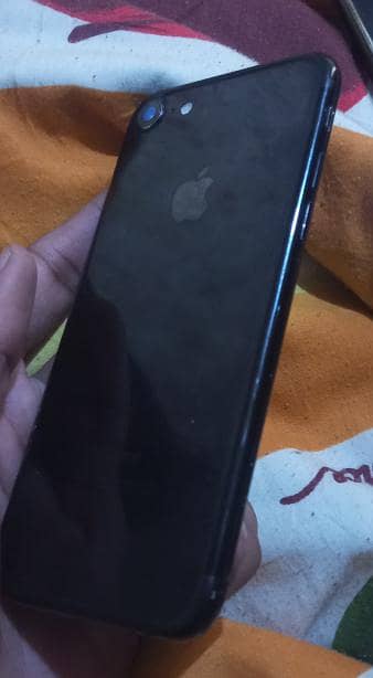 Apple iPhone 7 0