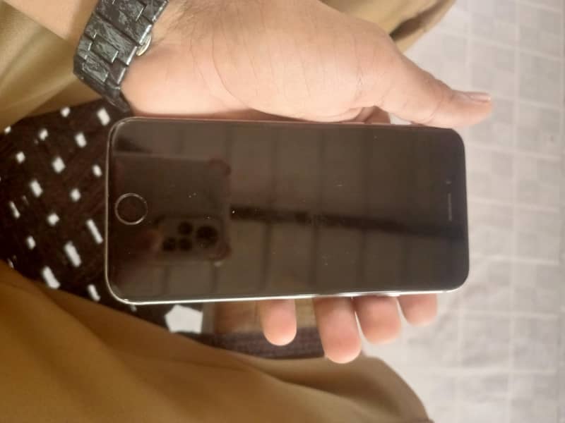 Apple iPhone 6S Plus 2