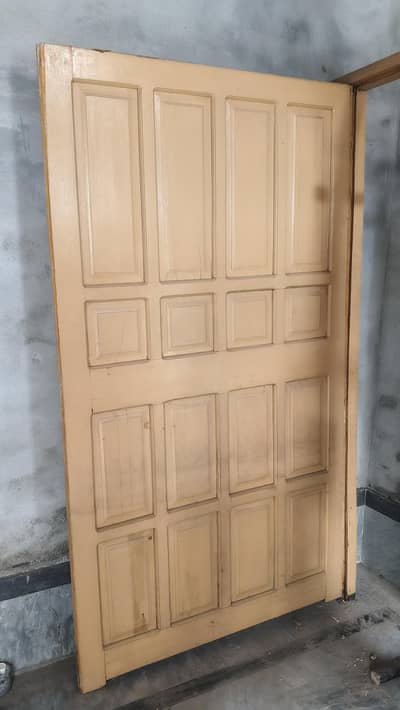 Wooden Room Door With Chugath 6.5 Feet