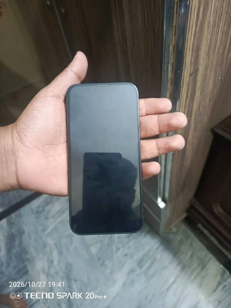 Apple iPhone 13 6