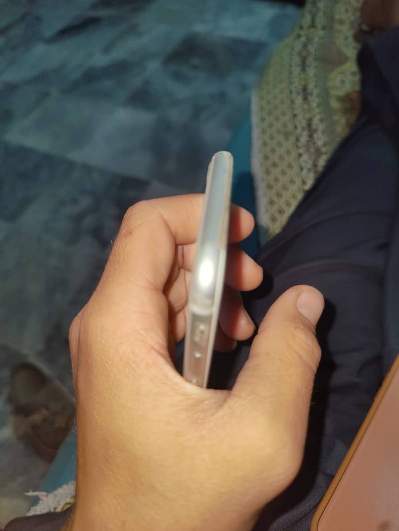 Apple iPhone 8 0