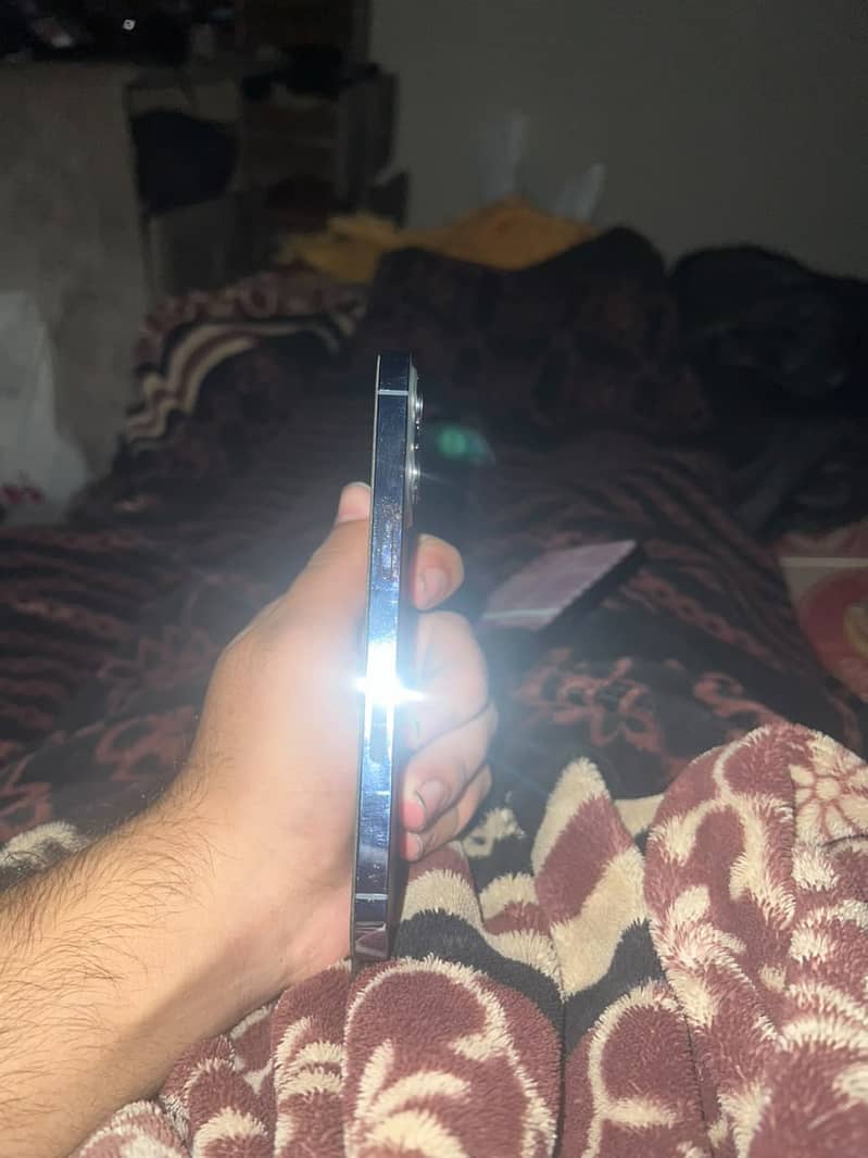 Apple iPhone 13 Pro 2