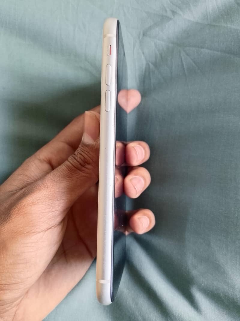 Apple iPhone 11 5