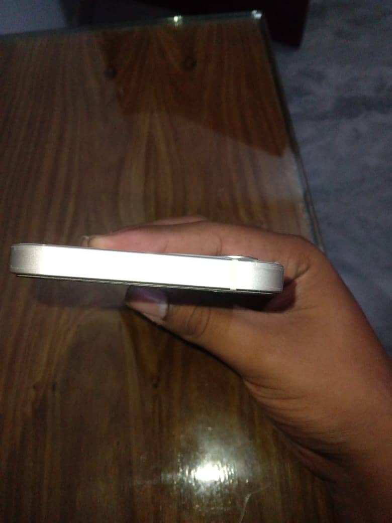 Apple iPhone 13 mini 2