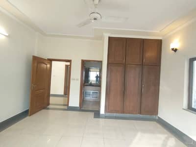 10-Marla 3-Bedroom's 2012-Model Apartment Available For Sale in Askari-1 Lahore.