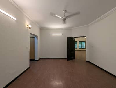 16-Marla 3-Bedroom'S Upper Portion Available For Rent In PAF Officer'S Colony Saddar Lahore.