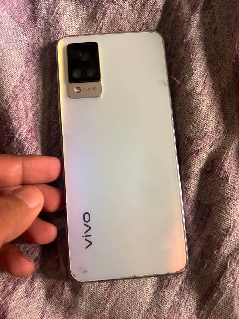 Vivo V21 1