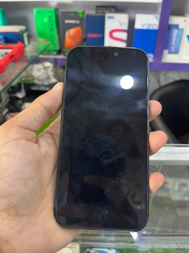 Apple iPhone 15 Pro 3