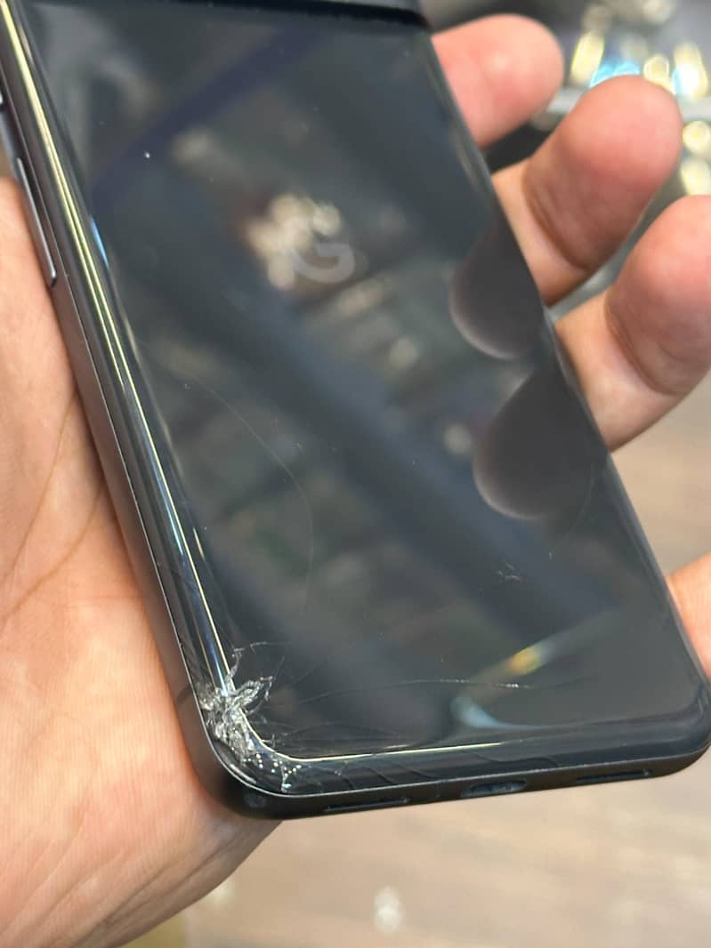 Google Pixel 8 4