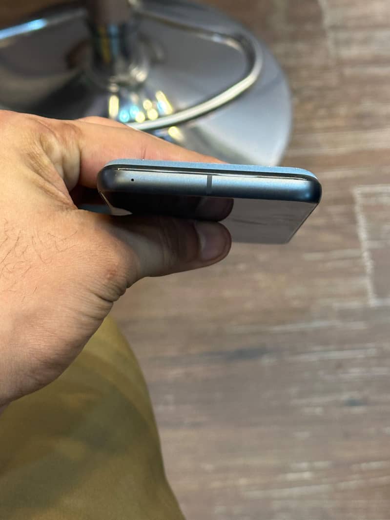 Google Pixel 8 6