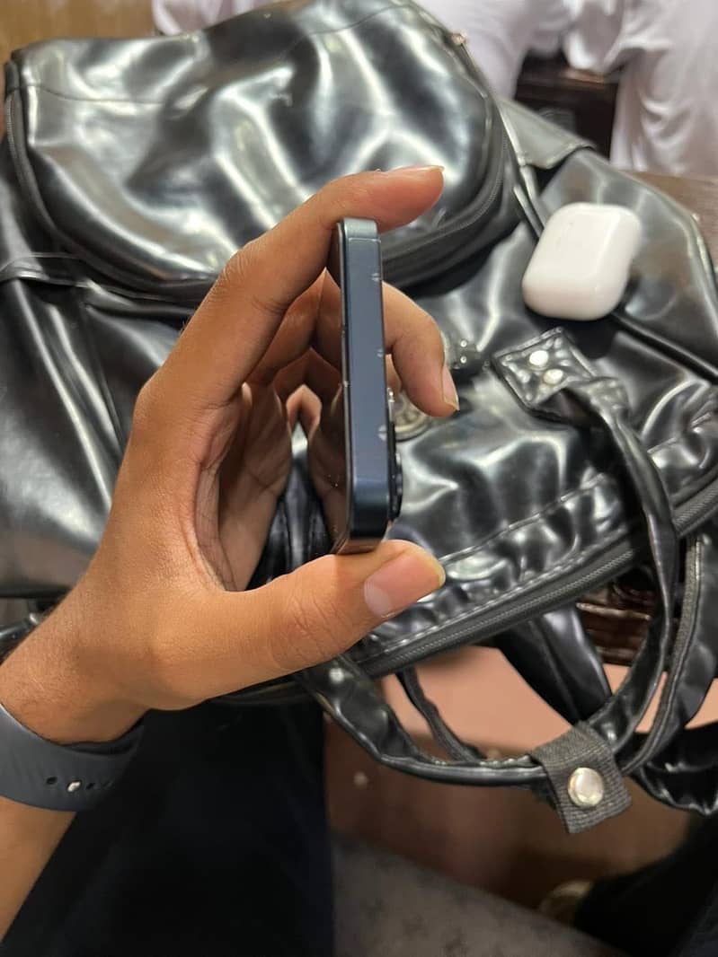 Apple iPhone 14 5