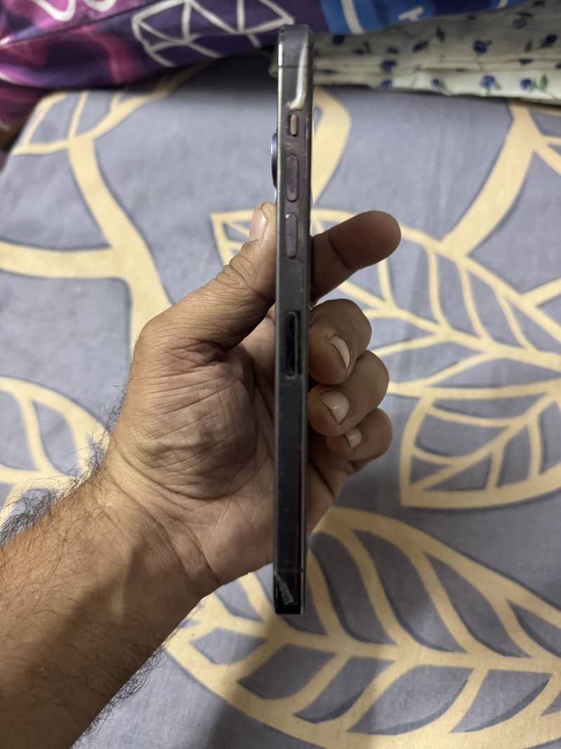 Apple iPhone 14 Pro Max 1