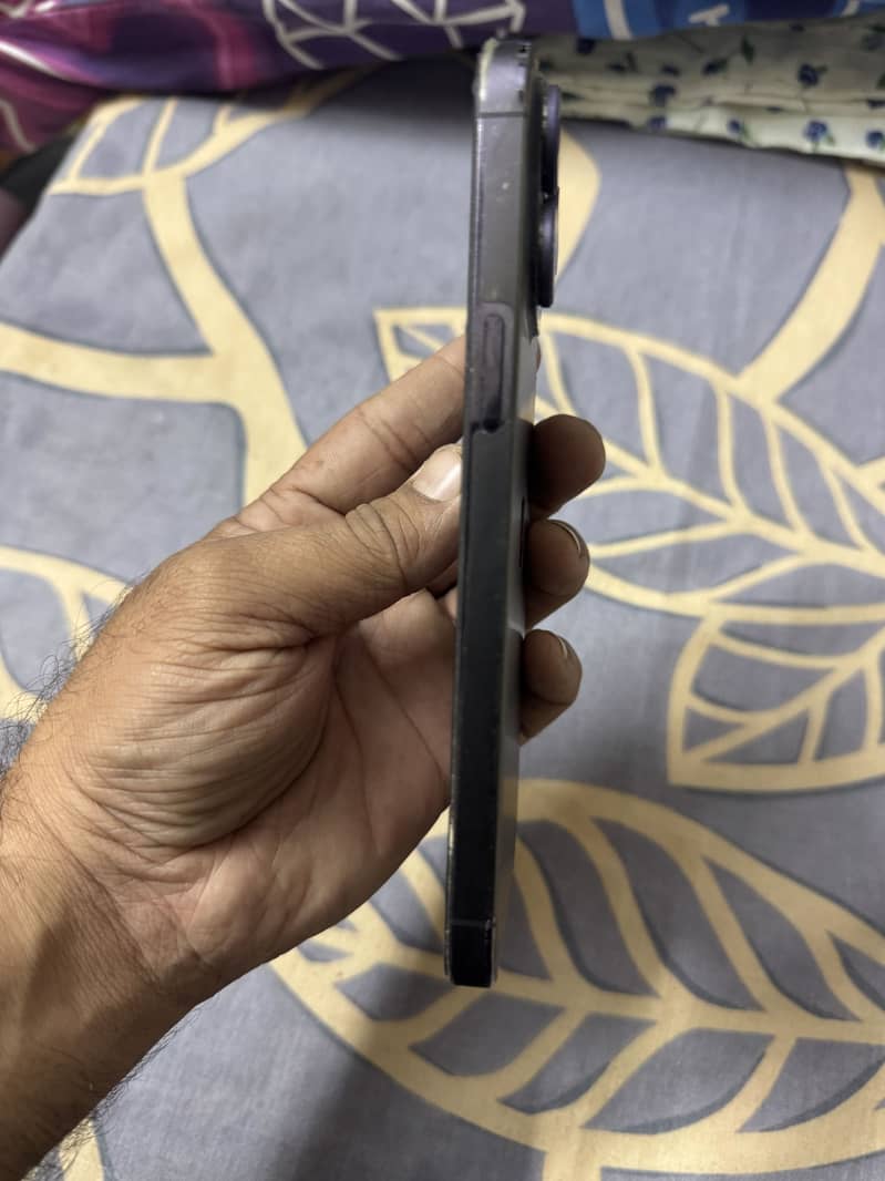 Apple iPhone 14 Pro Max 4