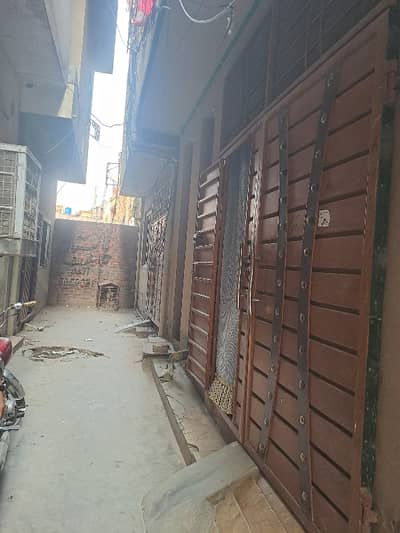 Prime Location In Al-Hafiz Town House Sized 1 Marla For sale