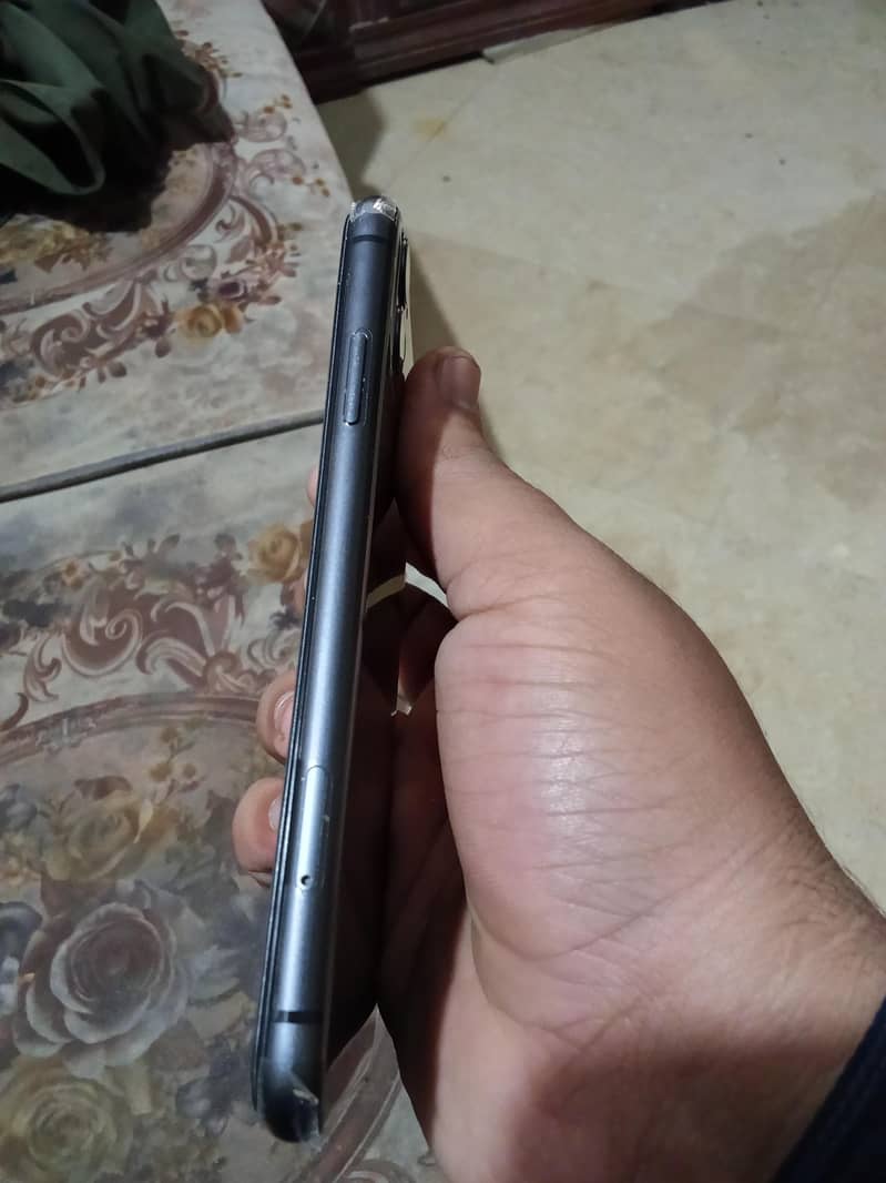 Apple iPhone 11 3