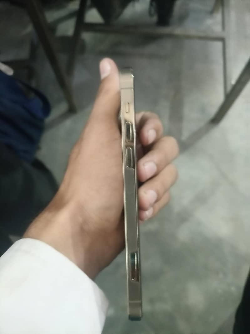 Apple iPhone 12 Pro 2