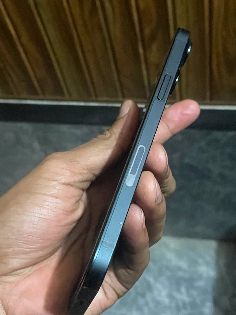Apple iPhone 14 plus 3