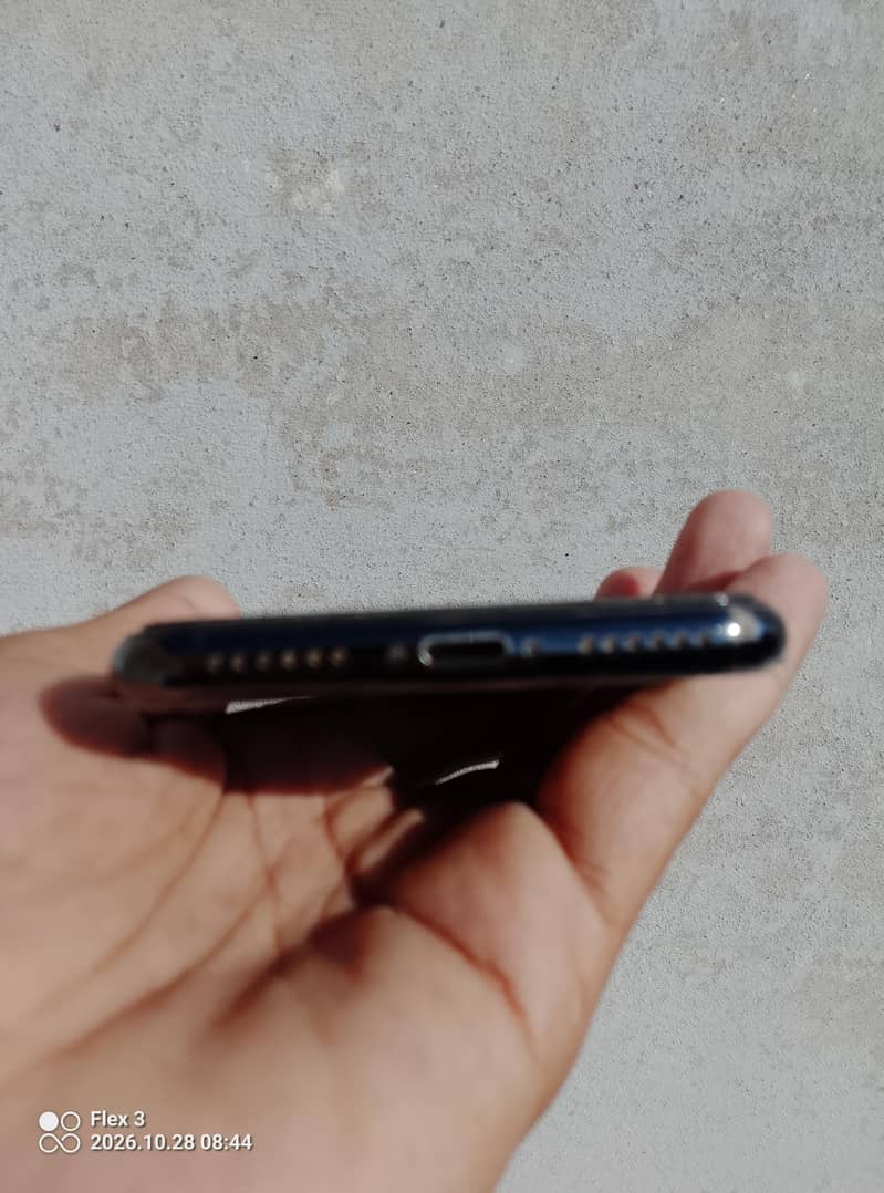 Apple iPhone X 5