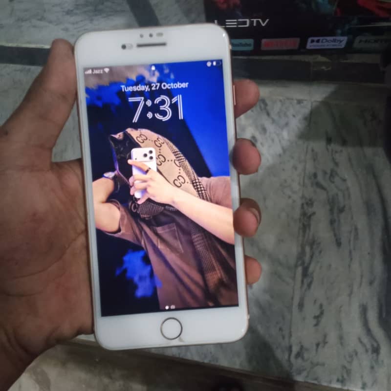 Apple iPhone 8 Plus 5