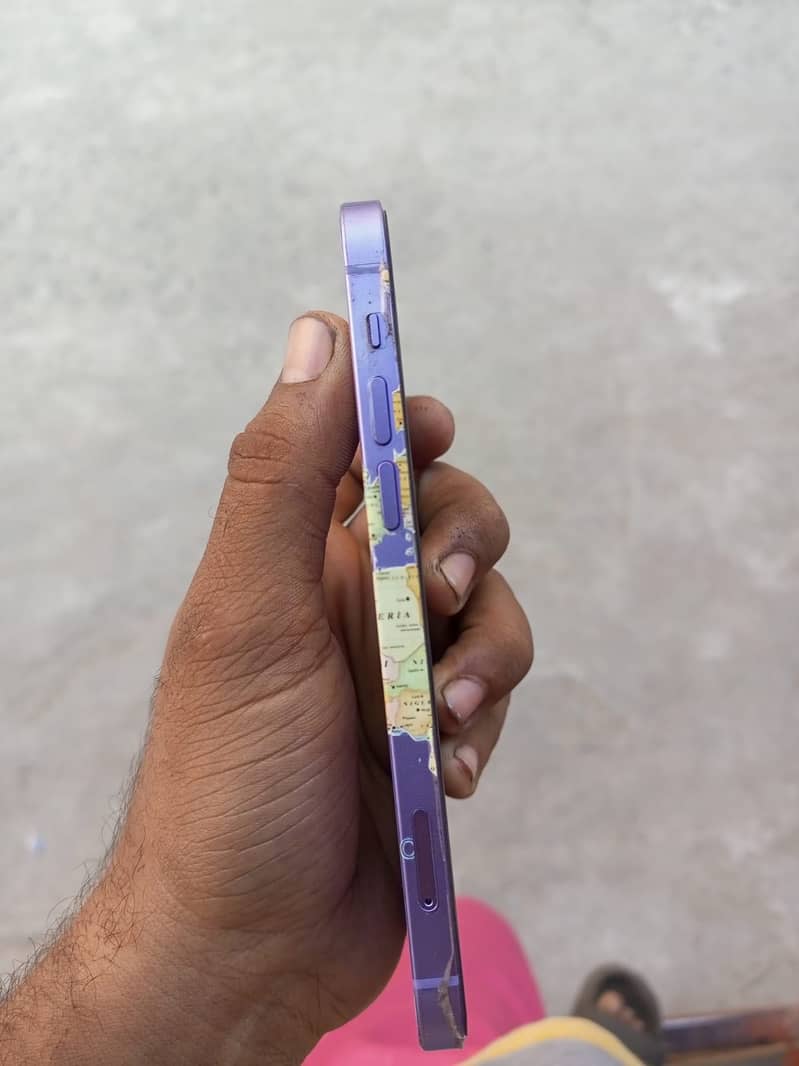 Apple iPhone 12 6
