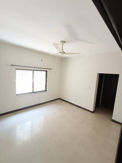Apartment For Available For Rent