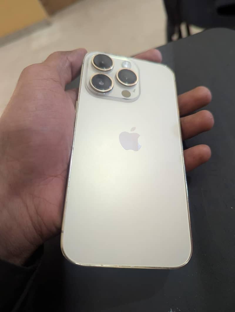 Apple iPhone 14 Pro 0