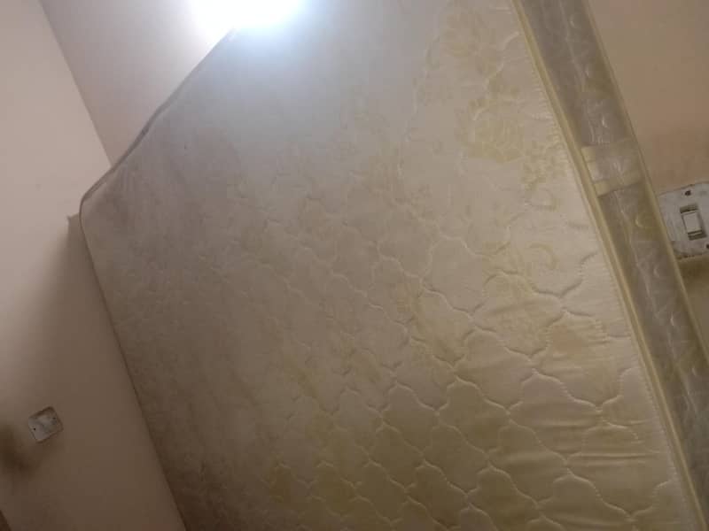 mattress 0