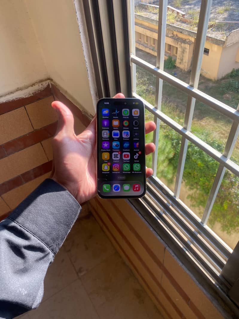 Apple iPhone 14 Pro 2