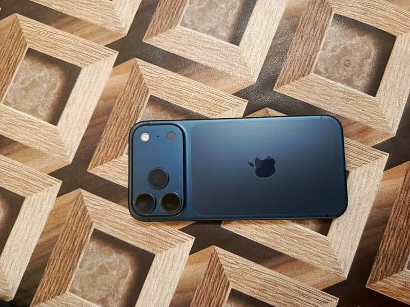 Apple iPhone 17 Pro Max 0