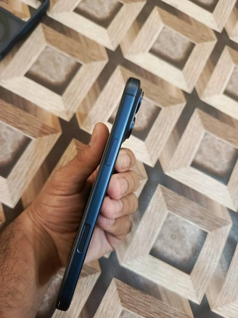 Apple iPhone 17 Pro Max 3
