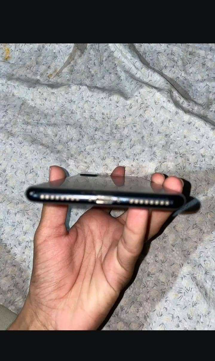 Apple iPhone 7 Plus 1