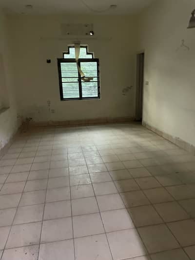 2 Kanal Old House For Sale In Muslim Town Near Canal . . .