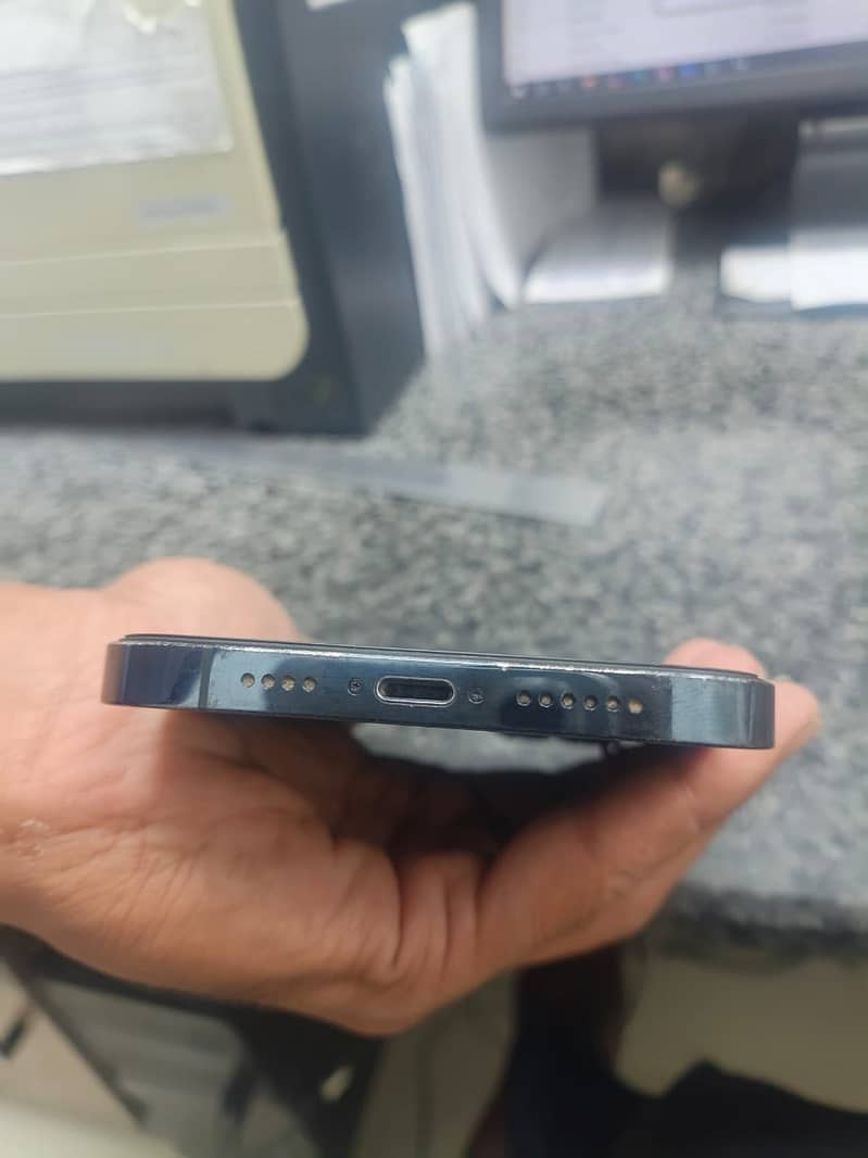 Apple iPhone 12 Pro Max 4