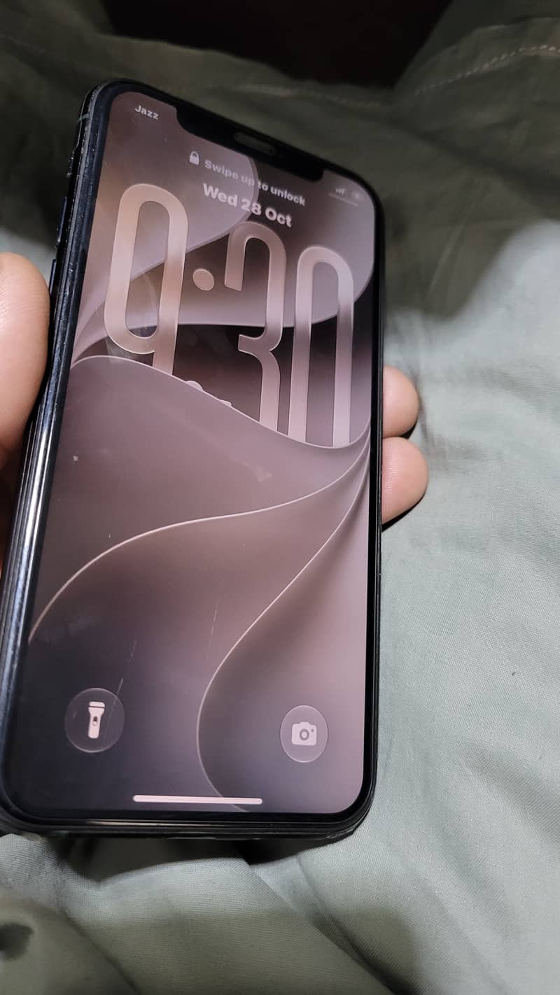 Apple iPhone 11 Pro 4