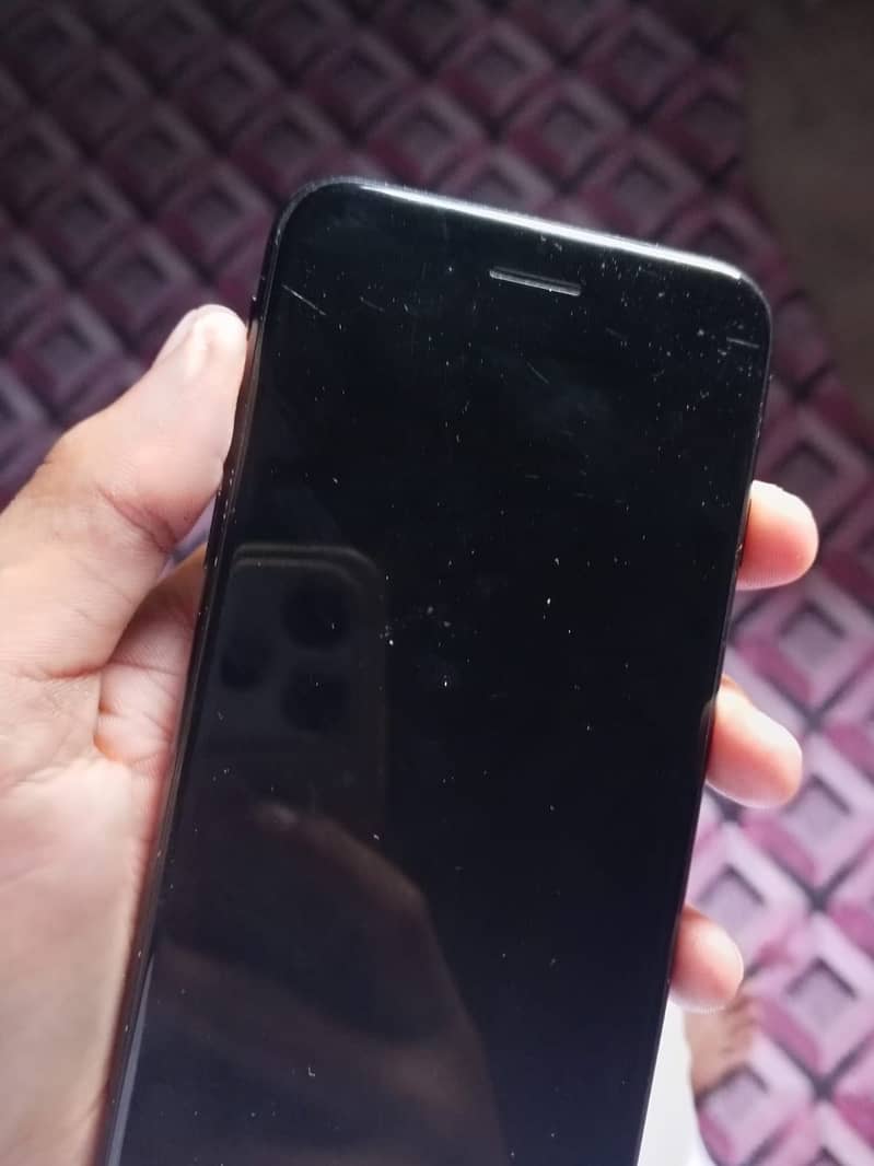 Apple iPhone SE 2020 1