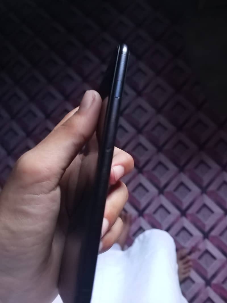 Apple iPhone SE 2020 4