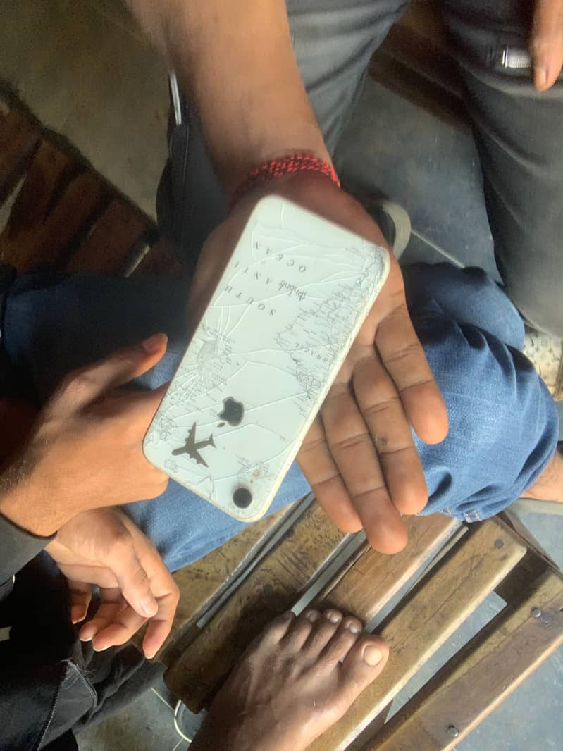 Apple iPhone XR 1