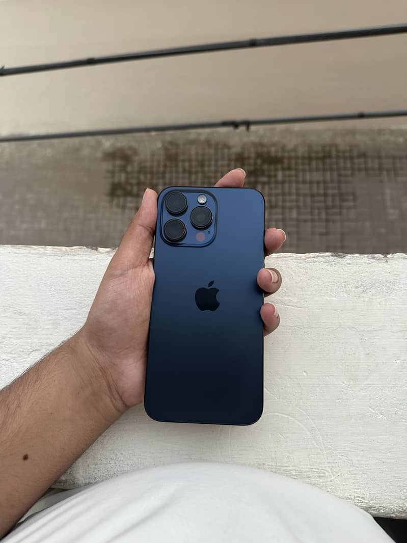 Apple iPhone 15 Pro Max 5