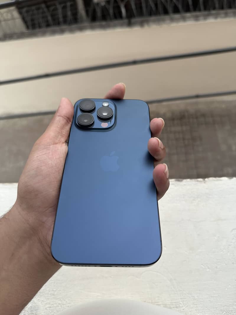 Apple iPhone 15 Pro Max 13