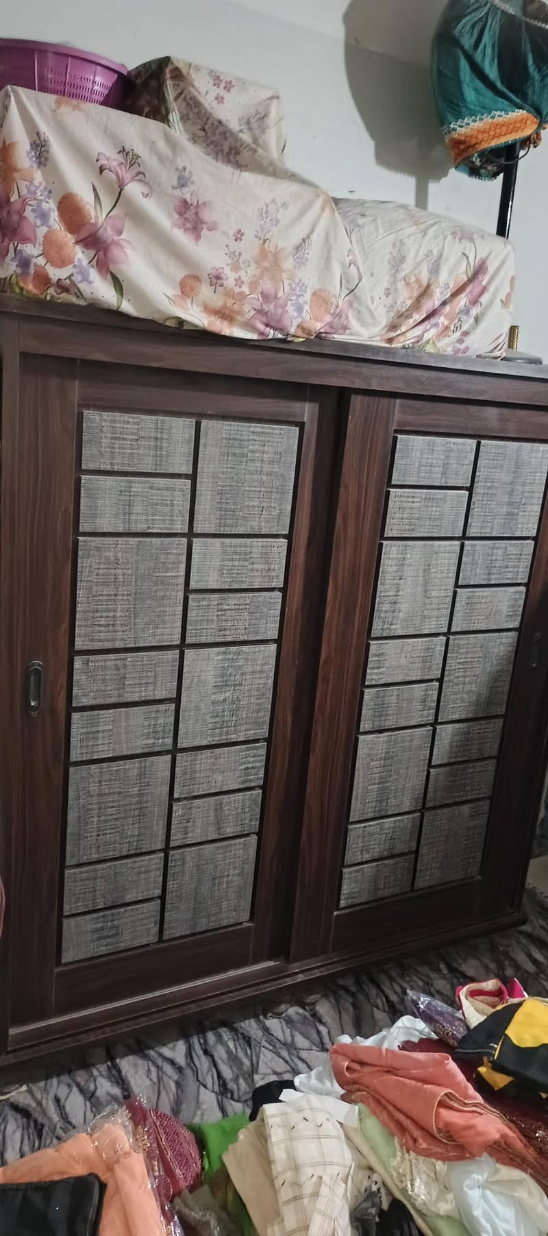 wardrobe 0