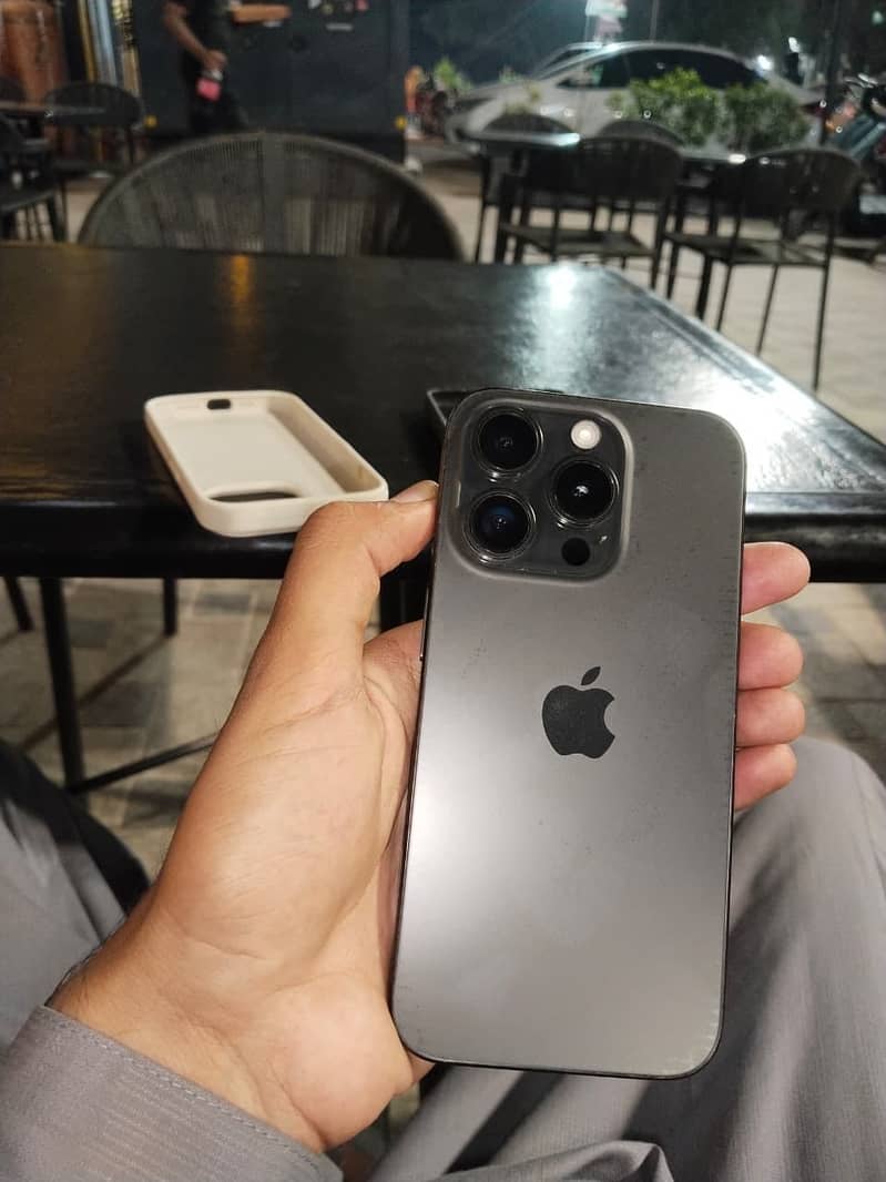 Apple iPhone 15 Pro 0